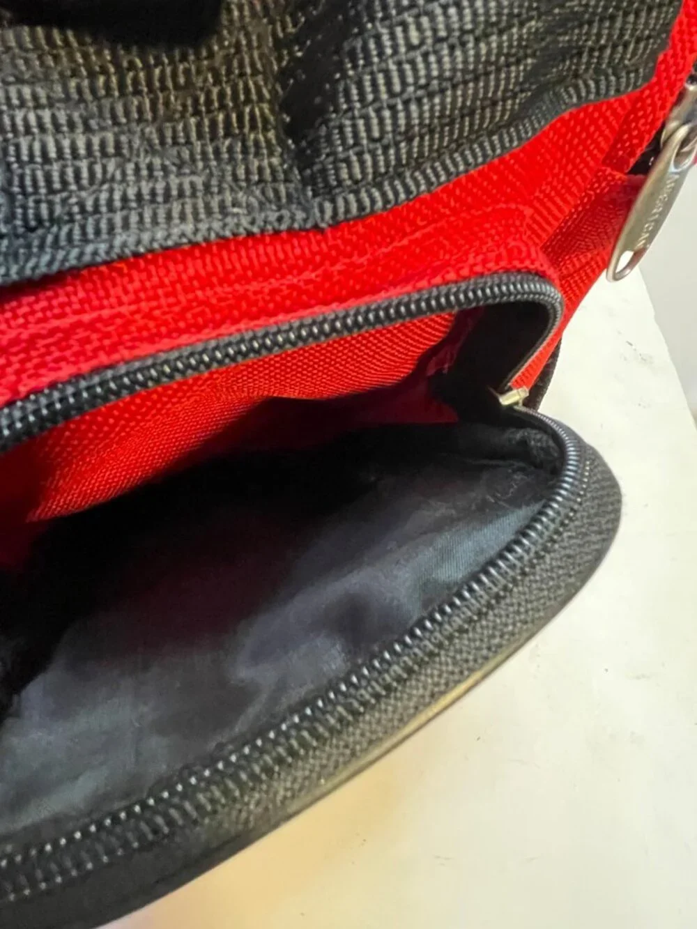 American Uni travel duffle bag 18